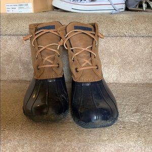 Navy sperry boots